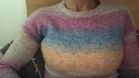 agatha_cb online show from November 9, 2025, 12:36 pm