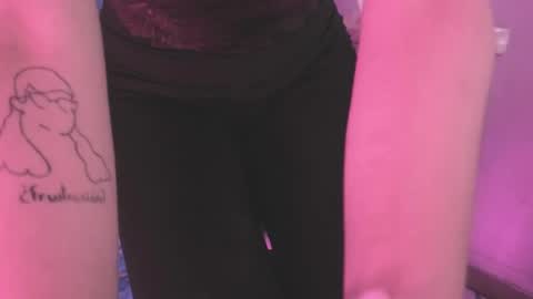 Camila     2 online show from January 21, 2025, 7:06 pm