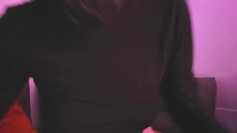 Camila     2 online show from February 1, 2025, 2:16 am