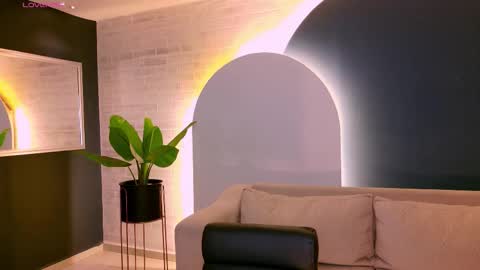 Agatha online show from November 3, 2025, 8:21 pm