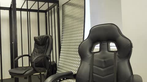 Agelina Lilly Laura online show from October 7, 2025, 1:08 pm