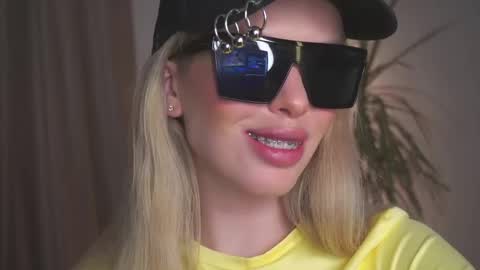 May online show from April 19, 2026, 4:06 pm