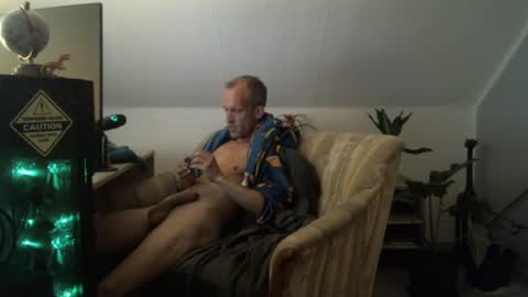 Snapshot of agin17 chatting on June 12, 2026, 5:50 am agin17 online show from June 12, 2026, 5:50 am