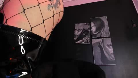 agnes_jones online show from November 10, 2025, 9:36 pm