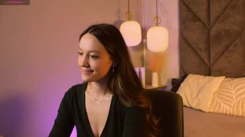 Snapshot of agnes_sky chatting on May 3, 2026, 11:33 pm Agnes online show from May 3, 2026, 11:33 pm