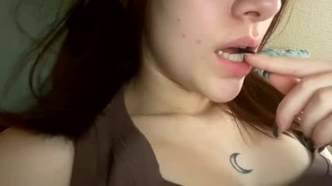 Agnes online show from November 3, 2025, 10:05 am