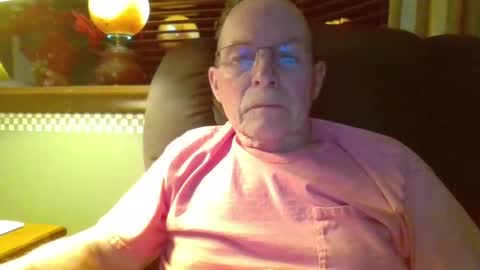 aguynrkfrd online show from December 31, 2024, 3:55 am