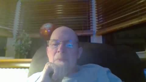 aguynrkfrd online show from March 22, 2026, 9:02 am