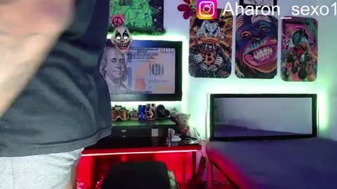 Aharon  Zamora online show from March 9, 2025, 11:56 pm