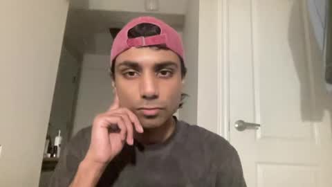 Snapshot of ahmedkhan632131 chatting on April 6, 2026, 5:19 am Dylan online show from April 6, 2026, 5:19 am
