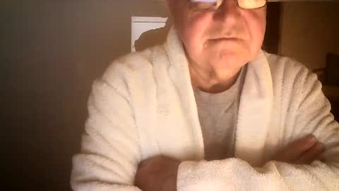 Snapshot of ahmole chatting on December 13, 2024, 10:13 pm Ole online show from December 13, 2024, 10:13 pm