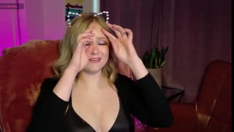 Snapshot of ahriafterdark chatting on February 10, 2026, 8:02 pm Ahri online show from February 10, 2026, 8:02 pm