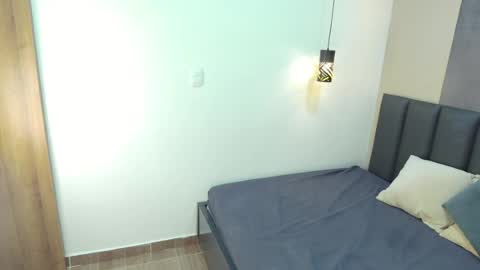 Snapshot of ahslyevans__ chatting on April 21, 2026, 2:12 pm AHSLY online show from April 21, 2026, 2:12 pm