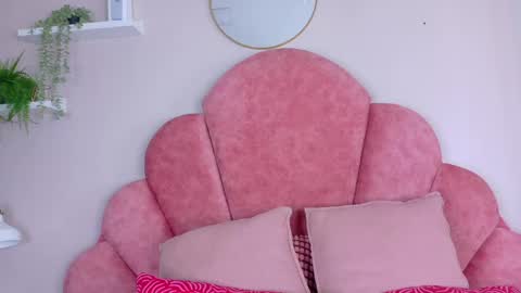 Snapshot of ahslyevans__ chatting on April 24, 2026, 3:14 pm AHSLY online show from April 24, 2026, 3:14 pm