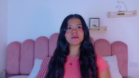 Snapshot of ahslyevans__ chatting on May 10, 2026, 12:54 pm AHSLY online show from May 10, 2026, 12:54 pm