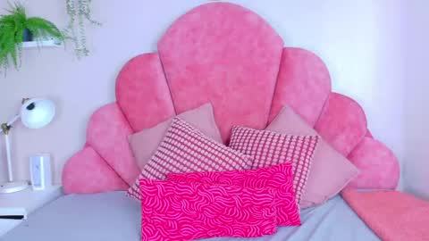 Snapshot of ahslyevans__ chatting on May 16, 2026, 6:39 pm AHSLY online show from May 16, 2026, 6:39 pm