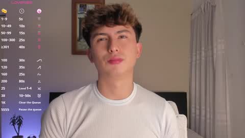 Snapshot of aidan_hale chatting on December 3, 2024, 1:41 am A H online show from December 3, 2024, 1:41 am