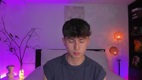 Snapshot of aidan_hale chatting on February 16, 2025, 1:58 am A H online show from February 16, 2025, 1:58 am