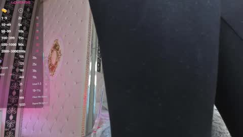 aidasina online show from November 21, 2025, 8:07 pm