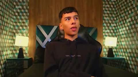 aiden_royce online show from October 24, 2025, 5:48 am