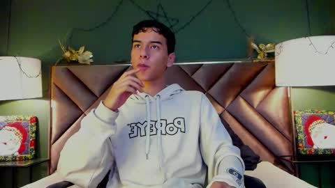 aiden_royce online show from December 5, 2025, 6:22 am