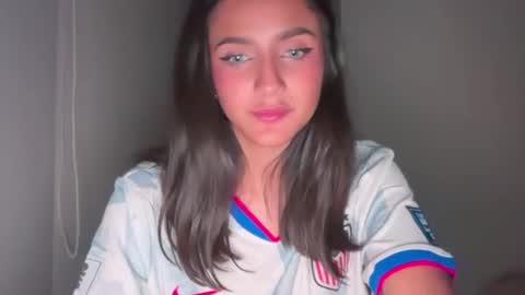 Snapshot of aiisha18 chatting on July 23, 2026, 1:58 am Aiisha online show from July 23, 2026, 1:58 am