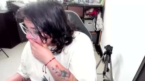 Catalina online show from November 6, 2025, 2:07 pm