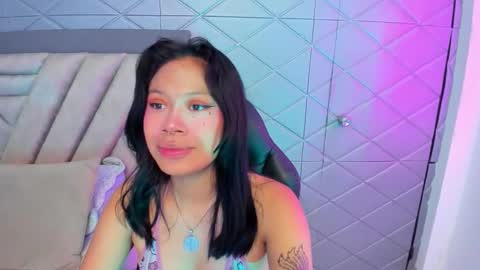 AikoLee online show from October 13, 2025, 7:41 am