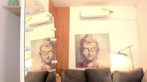 Alisson online show from November 1, 2025, 7:49 pm