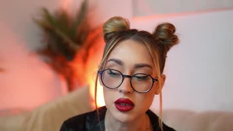 Snapshot of aileenaxa chatting on October 26, 2025, 7:53 pm Aileen online show from October 26, 2025, 7:53 pm