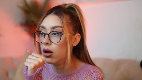  Aileen  online show from November 12, 2025, 7:35 pm