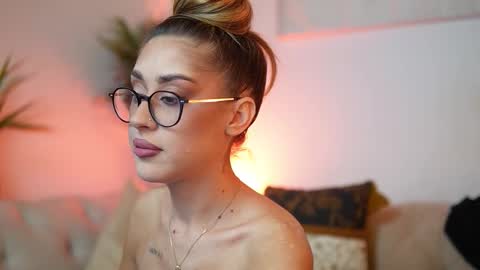  Aileen  online show from November 13, 2025, 7:46 pm