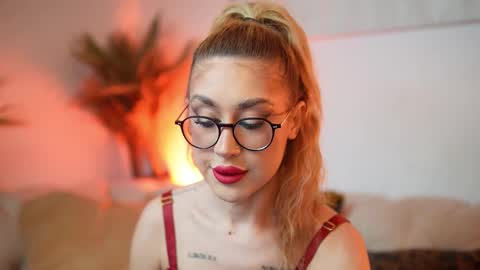 Snapshot of aileenaxa chatting on January 18, 2026, 8:56 pm Aileen online show from January 18, 2026, 8:56 pm