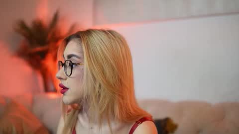 Snapshot of aileenaxa chatting on February 1, 2026, 8:51 pm Aileen online show from February 1, 2026, 8:51 pm