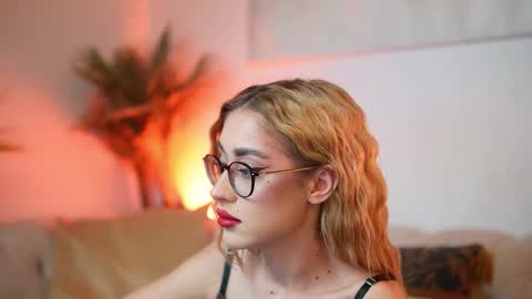 Snapshot of aileenaxa chatting on February 6, 2026, 10:13 pm Aileen online show from February 6, 2026, 10:13 pm