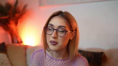 Snapshot of aileenaxa chatting on February 13, 2026, 9:22 pm Aileen online show from February 13, 2026, 9:22 pm