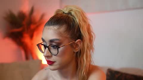 Snapshot of aileenaxa chatting on February 14, 2026, 9:11 pm Aileen online show from February 14, 2026, 9:11 pm