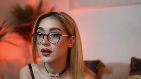 Snapshot of aileenaxa chatting on February 21, 2026, 10:44 pm Aileen online show from February 21, 2026, 10:44 pm