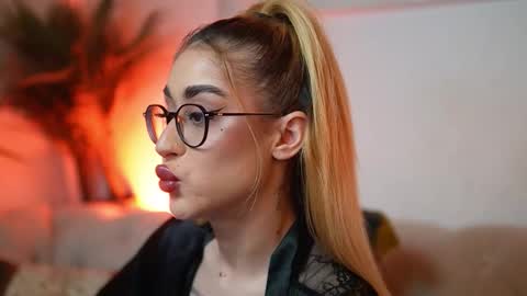 Snapshot of aileenaxa chatting on March 2, 2026, 10:16 pm Aileen online show from March 2, 2026, 10:16 pm