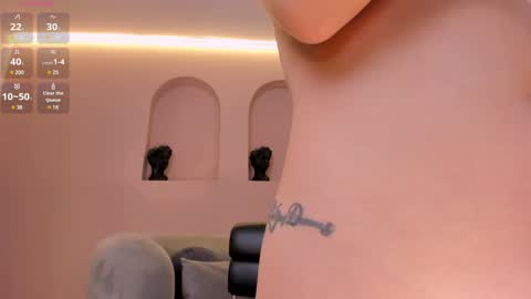  AILEEN VEGA  online show from December 22, 2024, 7:42 pm