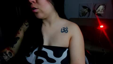 Ailyn  online show from March 1, 2026, 4:03 am