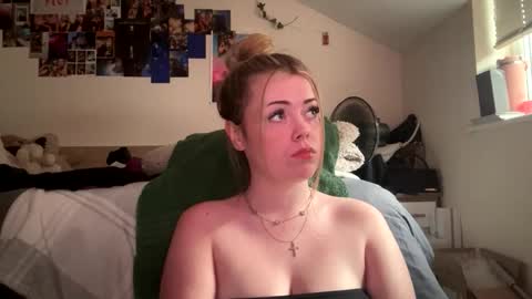 Snapshot of aimsbunny chatting on May 30, 2026, 4:20 am aimsbunny online show from May 30, 2026, 4:20 am