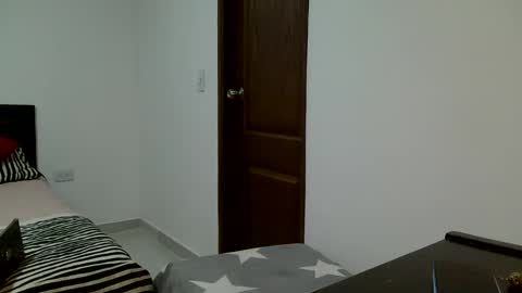 J  online show from September 12, 2025, 12:38 pm