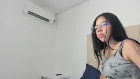 Ainoa  online show from October 10, 2025, 7:46 pm