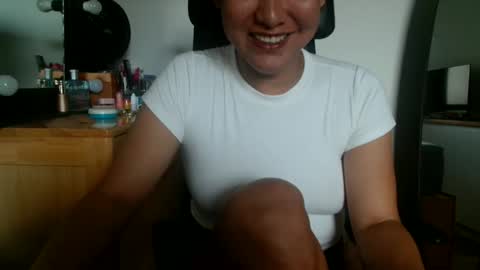 Snapshot of airalicious69 chatting on June 7, 2026, 1:43 am airalicious69 online show from June 7, 2026, 1:43 am