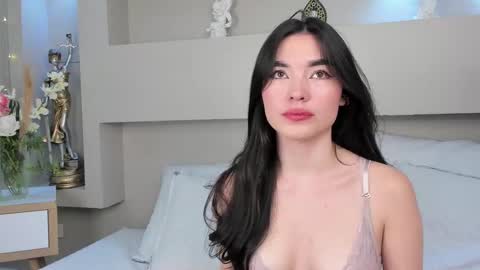 airi  online show from March 10, 2025, 6:01 pm