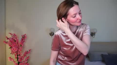 Sofia help me get 50 thumbs up online show from May 10, 2026, 6:18 am