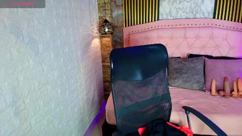 Snapshot of aisha__cambell chatting on April 30, 2026, 10:21 am aisha__cambell online show from April 30, 2026, 10:21 am