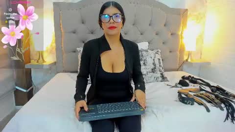 Snapshot of aisha__cambell chatting on July 14, 2026, 12:00 pm aisha__cambell online show from July 14, 2026, 12:00 pm