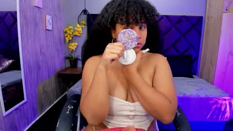 Snapshot of aisha_linh chatting on November 14, 2025, 8:07 pm Aisha online show from November 14, 2025, 8:07 pm